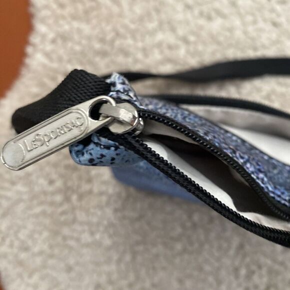 LeSportsac Classic 3-Zip Crossbody Bag Adjustable Strap silver blue purple black - Picture 4 of 7